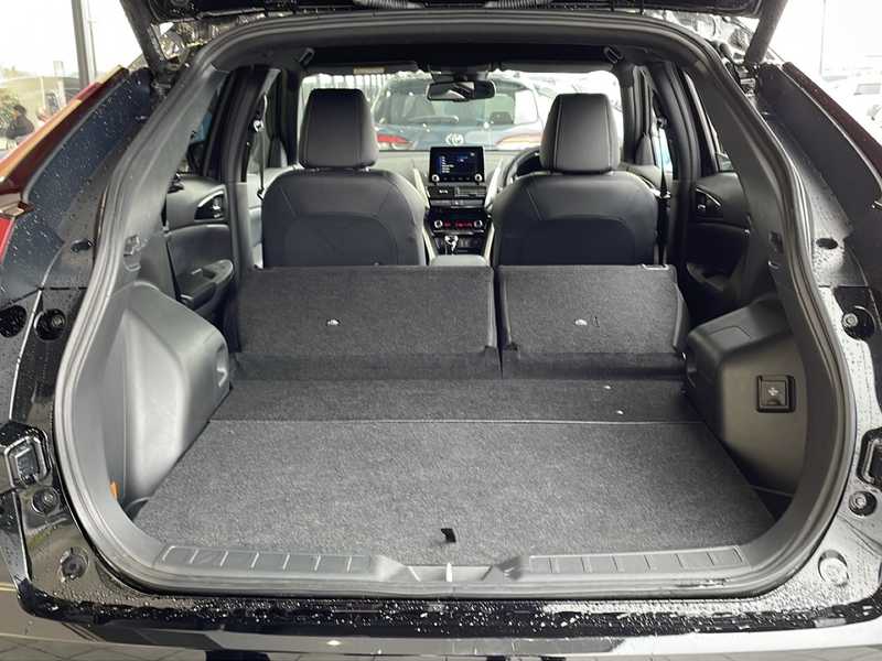 カタログ画像：エクリプスクロスＰＨＥＶ（ECLIPSE CROSS PHEV） ブラックエディション 2023年12月 5LA-GL3W 2400cc ブラックマイカ 燃費16.4km / l 内装