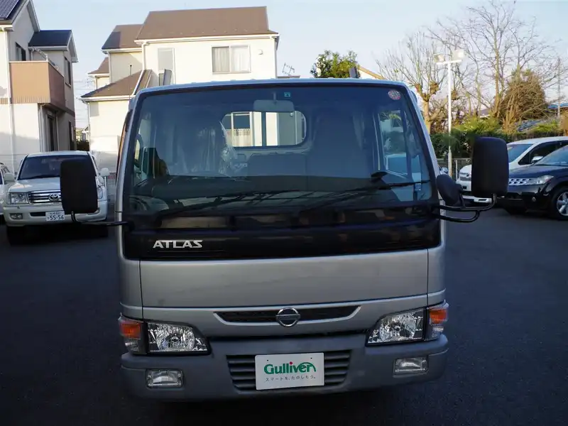 カタログ画像：アトラス（ATLAS） ＤＸ 2003年8月 TC-SH2F23 2000cc ジェットシルバーＭ 燃費9.5km / l  フロント