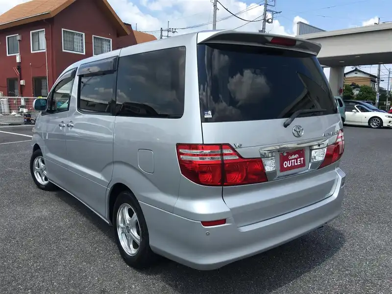 カタログ画像：アルファードＶ（ALPHARD V） ＭＸ Ｌエディション 2005年4月 TA-MNH15W 3000cc シルバーメタリック 燃費8.6km / l  バック