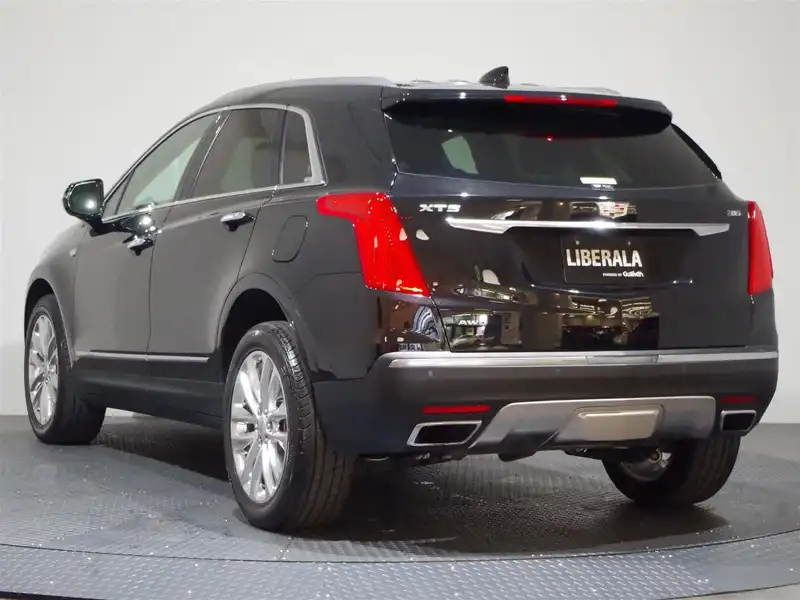 カタログ画像：キャデラックＸＴ５クロスオーバー（CADILLAC XT5 CROSSOVER） プラチナム 2019年10月 ABA-C1UL 3600cc ステラーブラックメタリック バック