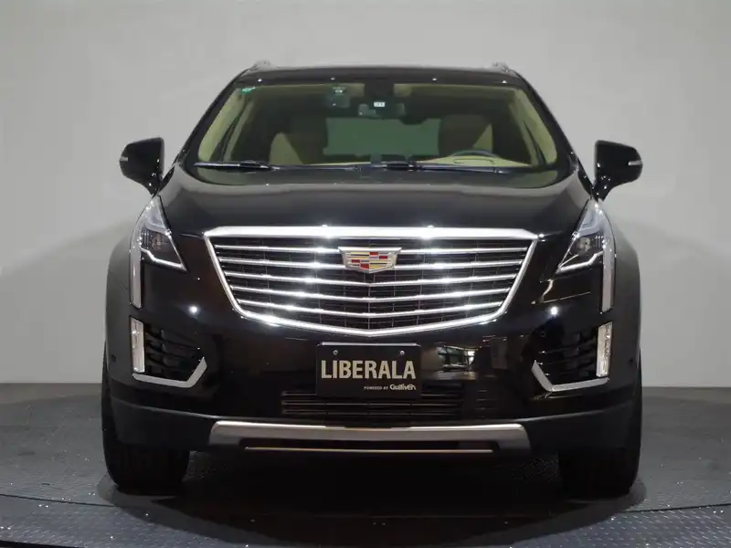 カタログ画像：キャデラックＸＴ５クロスオーバー（CADILLAC XT5 CROSSOVER） プラチナム 2019年10月 ABA-C1UL 3600cc ステラーブラックメタリック フロント