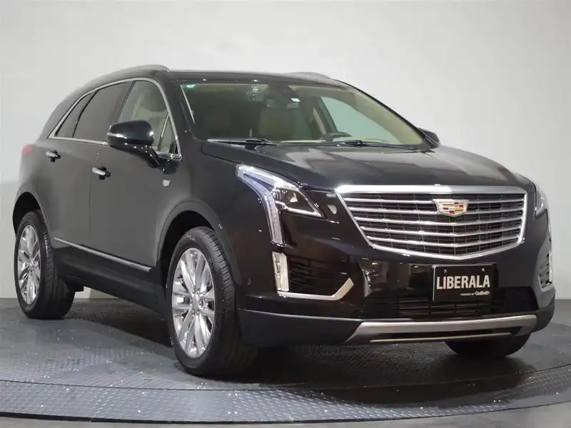 カタログ画像：キャデラックＸＴ５クロスオーバー（CADILLAC XT5 CROSSOVER） プラチナム 2019年10月 ABA-C1UL 3600cc ステラーブラックメタリック メイン