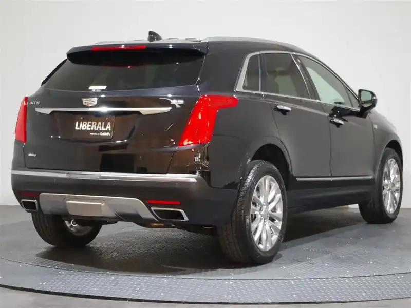 カタログ画像：キャデラックＸＴ５クロスオーバー（CADILLAC XT5 CROSSOVER） プラチナム 2019年10月 ABA-C1UL 3600cc ステラーブラックメタリック バック