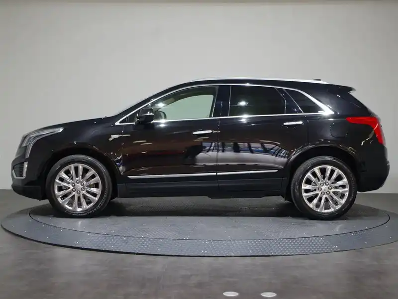 カタログ画像：キャデラックＸＴ５クロスオーバー（CADILLAC XT5 CROSSOVER） プラチナム 2019年10月 ABA-C1UL 3600cc ステラーブラックメタリック 外装