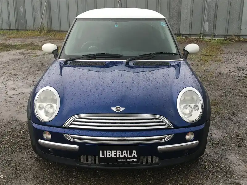 カタログ画像：ＭＩＮＩ（MINI） クーパー 2004年4月 GH-RA16 1600cc インディ・ブルーメタリック 燃費14.4km / l  フロント