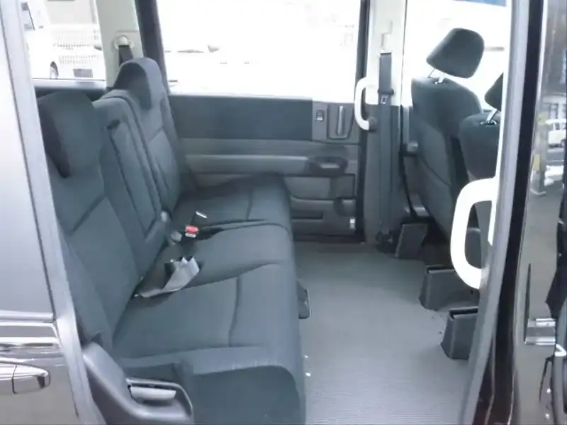 カタログ画像：ステップワゴン（STEPWAGON） Ｇ Ｅセレクション 助手席リフトアップシート車 2012年4月 DBA-RK1 2000cc クリスタルブラック・パール 内装