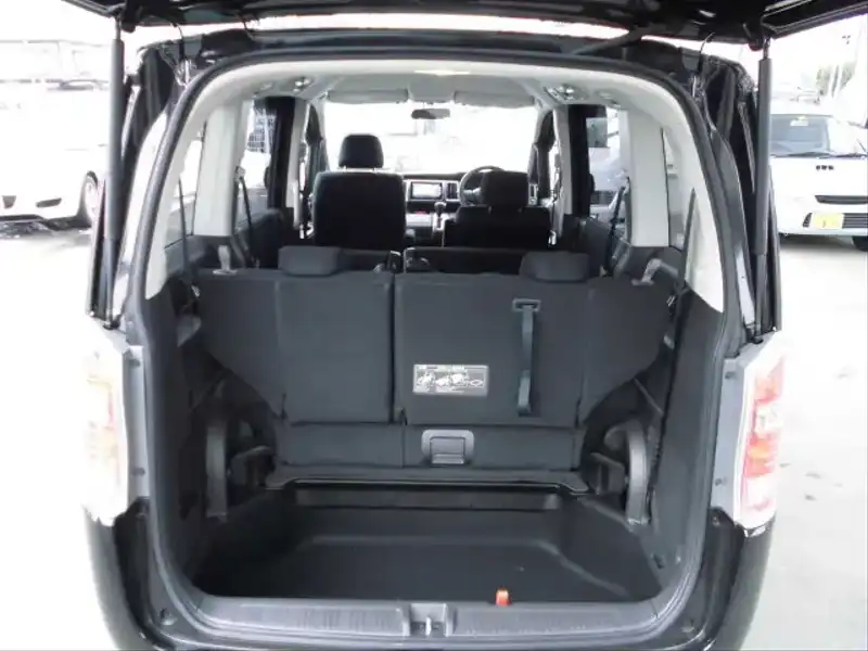 カタログ画像：ステップワゴン（STEPWAGON） Ｇ Ｅセレクション 助手席リフトアップシート車 2012年4月 DBA-RK1 2000cc クリスタルブラック・パール 内装