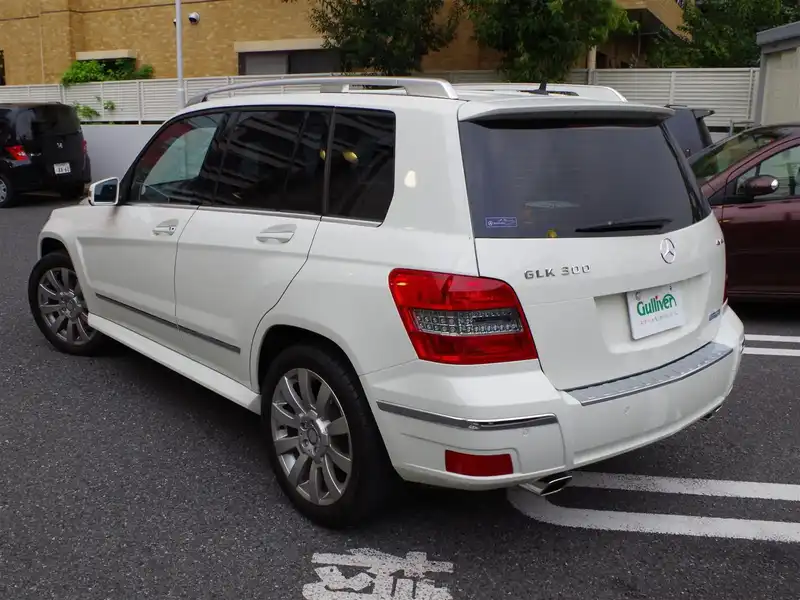 カタログ画像：ＧＬＫクラス（GLK-CLASS） ＧＬＫ３００ ４マチック 2010年3月 CBA-204981 3000cc カルサイトホワイト 燃費9.0km / l  バック