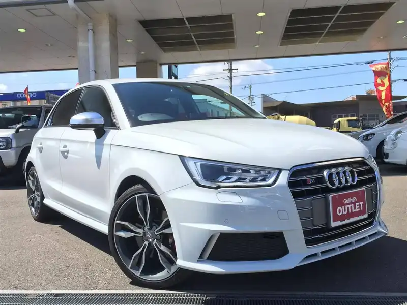 カタログ画像：Ｓ１スポーツバック（S1 SPORTBACK） ベースグレード 2015年7月 ABA-8XCWZF 2000cc グレイシアホワイトメタリック 燃費14.4km / l メイン（その他）