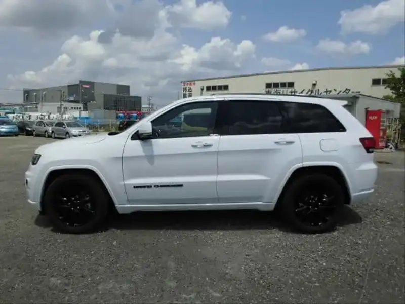 10121402 | カタログ画像：ジープ・グランドチェロキー（JEEP GRAND CHEROKEE） アルティテュード 2019年4月 DBA-WK36TA 3600cc ブライトホワイトクリアコート 外装