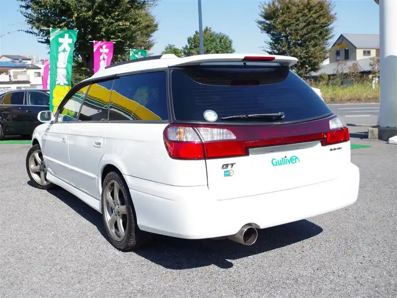 カタログ画像：レガシィツーリングワゴン（LEGACY TOURING WAGON） ＧＴ－Ｂ Ｓエディション 2002年11月 TA-BH5 2000cc ピュアホワイト 燃費11.4km / l  バック