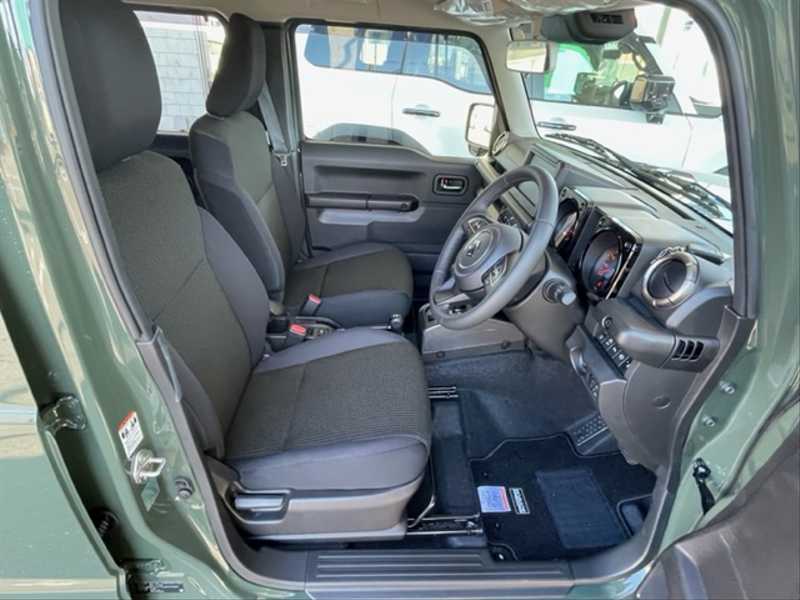 カタログ画像：ジムニー（JIMNY） ＸＧ 2025年11月 3BA-JB64W 660cc 燃費14.3km / l メイン