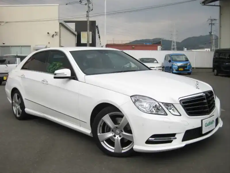 カタログ画像：Ｅクラス（E-CLASS） Ｅ２５０ ブルーエフィシェンシー アバンギャルド 2012年5月 DBA-212047C 1800cc カルサイトホワイト（Ｓ） 燃費12.6km / l メイン（その他）