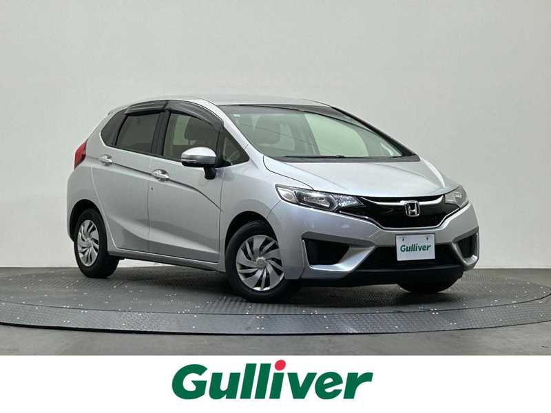 車のフィット2015年型 フィット（ホンダ）13G・Fパッケージ（2015年9月