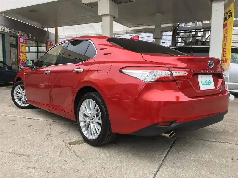 カタログ画像：カムリ（CAMRY） Ｇレザーパッケージ 2020年8月 6AA-AXVH75 2500cc エモーショナルレッドⅡ 燃費21.6km / l バック