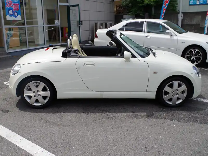 カタログ画像：コペン（COPEN） アクティブトップ 2010年8月 ABA-L880K 660cc ホワイト 燃費15.2km / l  外装