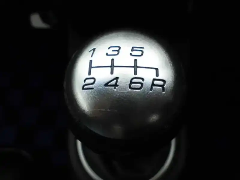カタログ画像：ＣＲ－Ｚ（CR-Z） αブラックレーベル 2011年8月 DAA-ZF1 1500cc プレミアムホワイト・パール 燃費22.8km / l 内装