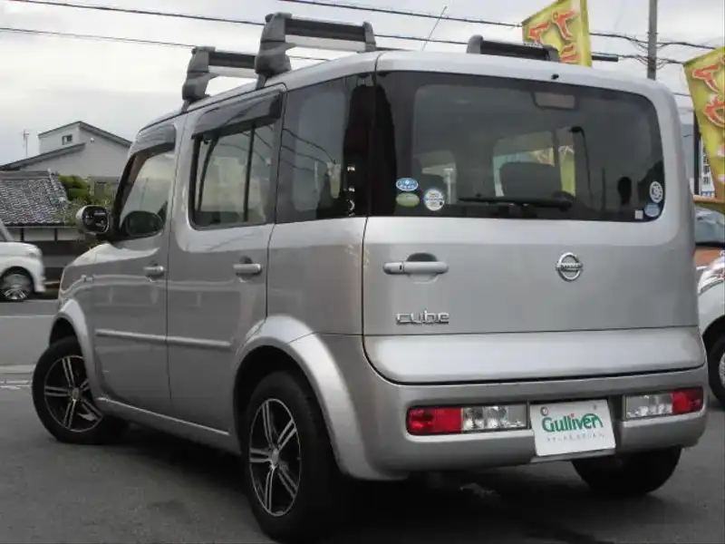 カタログ画像：キューブ（CUBE） １４Ｓ Ｖセレクション 2006年1月 DBA-BZ11 1400cc ダイヤモンドシルバー（Ｍ） 燃費16.4km / l  バック