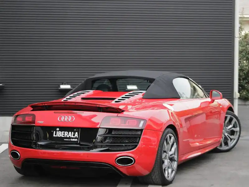 カタログ画像：Ｒ８スパイダー（R8 SPYDER） ベースグレード 2011年7月 ABA-42BUJF 5200cc ブリリアントレッド バック