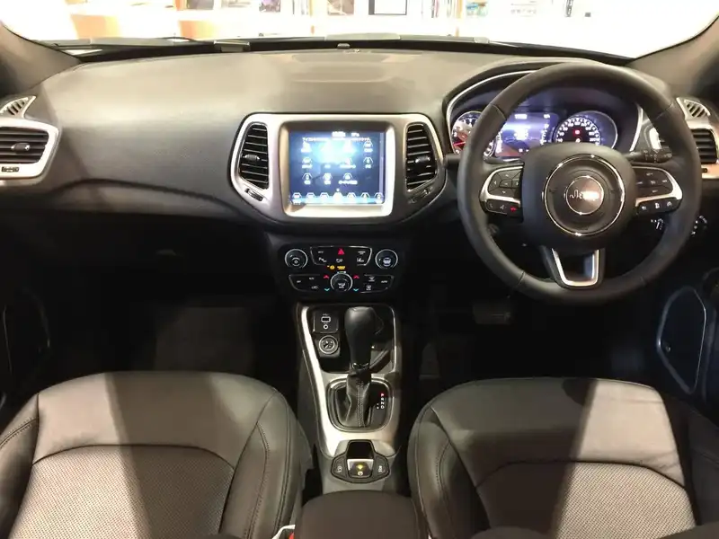 10126173 | カタログ画像：ジープ・コンパス（JEEP COMPASS） Ｓモデル 2019年10月 ABA-M624 2400cc ヴォーカルホワイトパールコート 内装