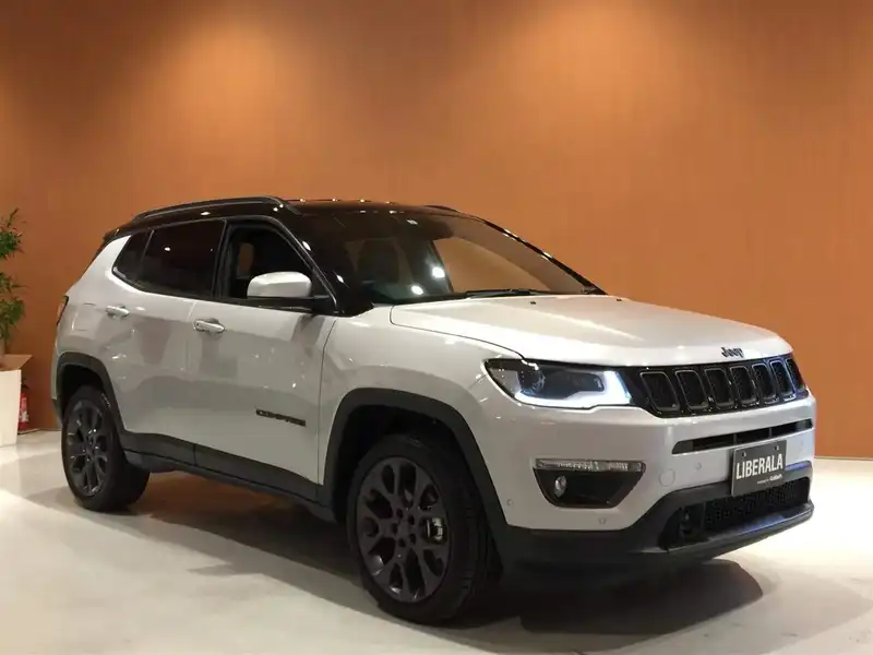 10126173 | カタログ画像：ジープ・コンパス（JEEP COMPASS） Ｓモデル 2019年10月 ABA-M624 2400cc ヴォーカルホワイトパールコート メイン