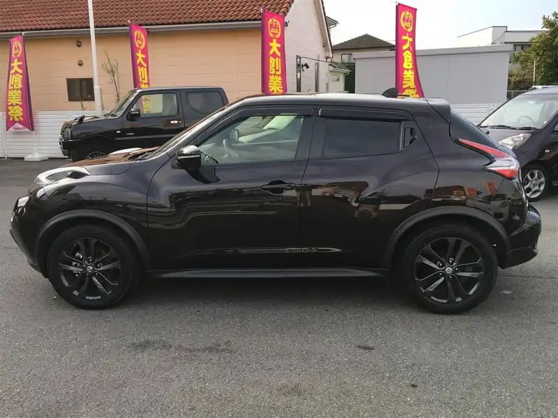 カタログ画像：ジューク（JUKE） １５ＲＸ Ｖアーバンセレクション 2019年10月 DBA-YF15 1500cc スーパーブラック 燃費18.0km / l 外装