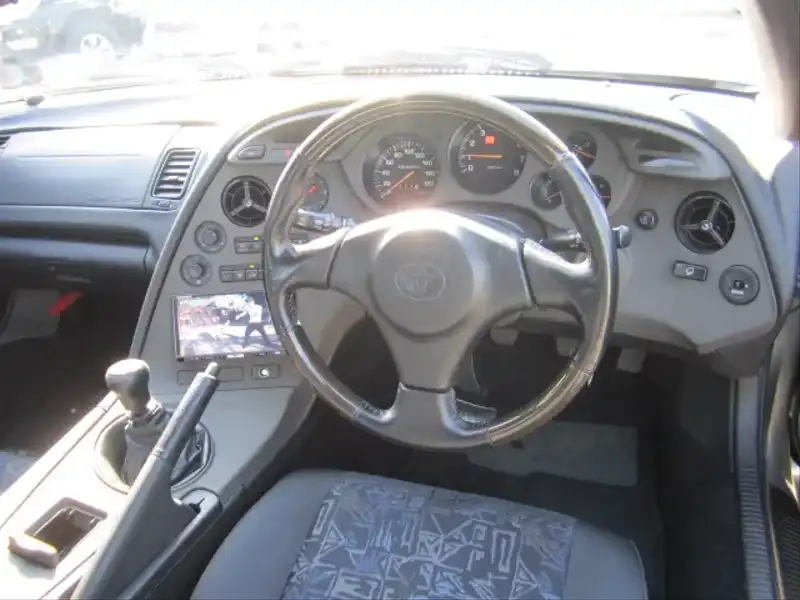 カタログ画像：スープラ（SUPRA） ＳＺ－Ｒ 2001年9月 GF-JZA80 3000cc シルバーメタリックグラファイト 燃費8.7km / l  内装