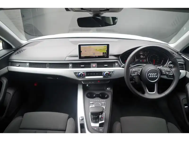 カタログ画像：Ａ４アバント（A4 AVANT） １．４ＴＦＳＩ １ｓｔエディション 2016年10月 ABA-8WCVN 1400cc グレイシアホワイトメタリック 燃費16.6km / l 内装