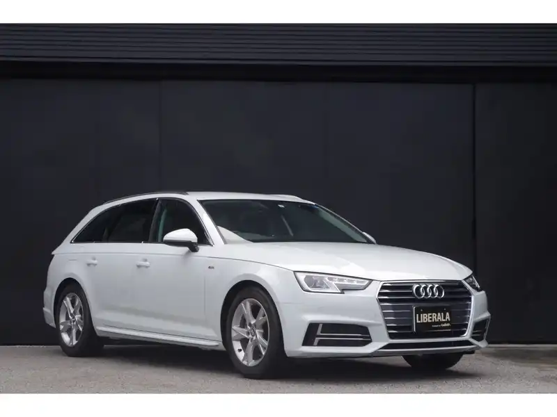 カタログ画像：Ａ４アバント（A4 AVANT） １．４ＴＦＳＩ １ｓｔエディション 2016年10月 ABA-8WCVN 1400cc グレイシアホワイトメタリック 燃費16.6km / l メイン