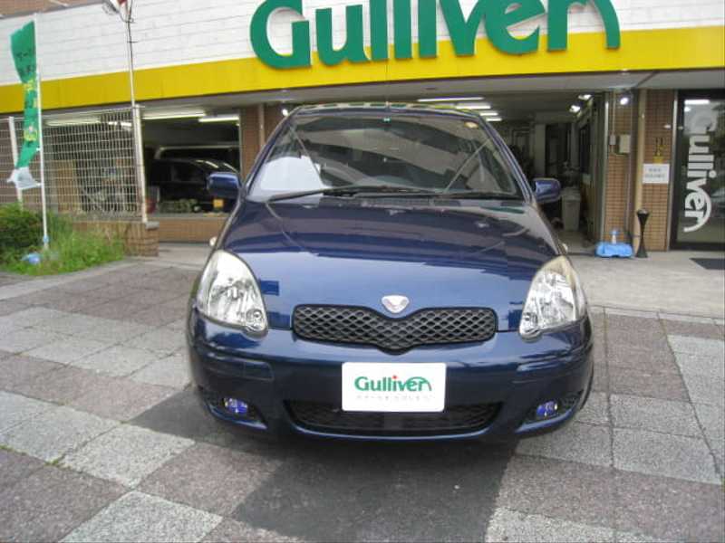 カタログ画像：ヴィッツ（VITZ） Ｆ Ｄパッケージ 2001年12月 UA-SCP10 1000cc ダークブルーマイカメタリック 燃費19.6km / l  フロント