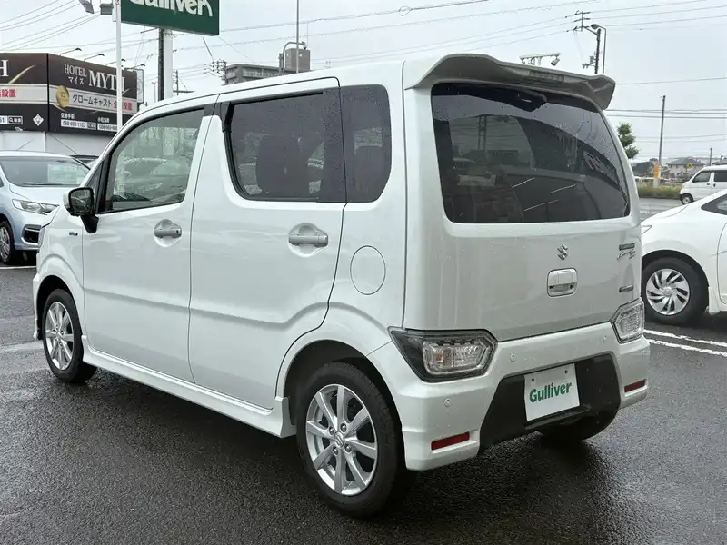 カタログ画像：ワゴンＲカスタムＺ（WAGON R CUSTOM Z） ハイブリッドＺＸ アップグレードパッケージ装着車 2022年8月 5AA-MH95S 660cc ピュアホワイトパール 燃費24.2km / l 外装