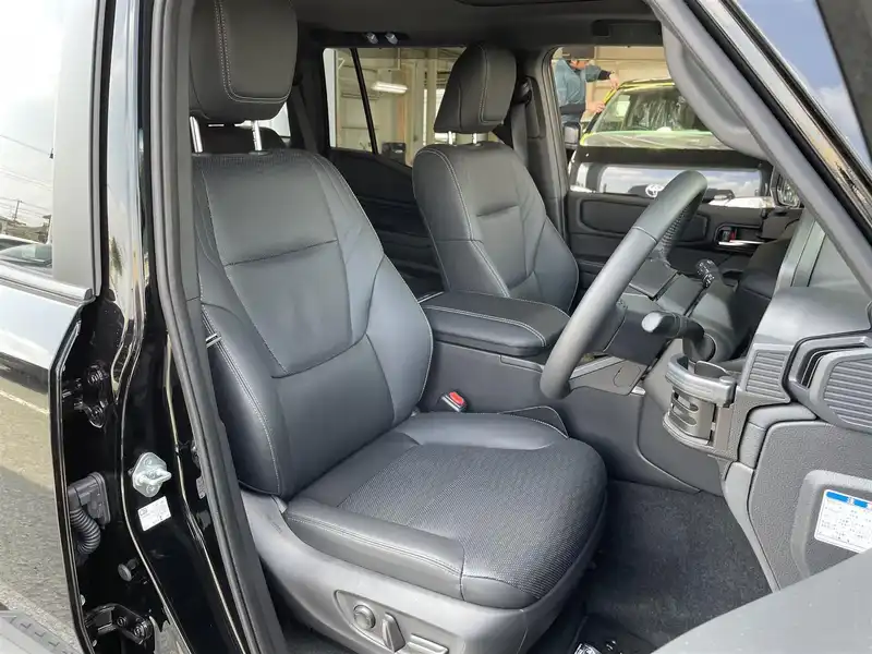 カタログ画像：ランドクルーザー２５０（LAND CRUISER 250） ＶＸ 2024年4月 3DA-GDJ250W 2800cc ブラック 燃費11.0km / l メイン