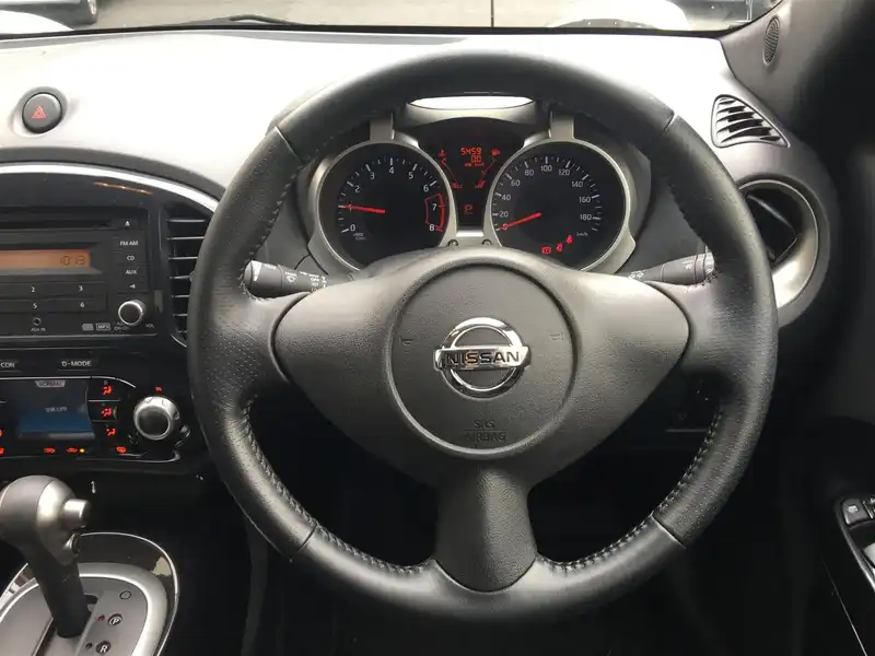 カタログ画像：ジューク（JUKE） １６ＧＴ プレミアムパーソナライズパッケージ 2014年4月 CBA-F15 1600cc ミッドナイトパープルIV（４Ｒ） 燃費13.0km / l 内装