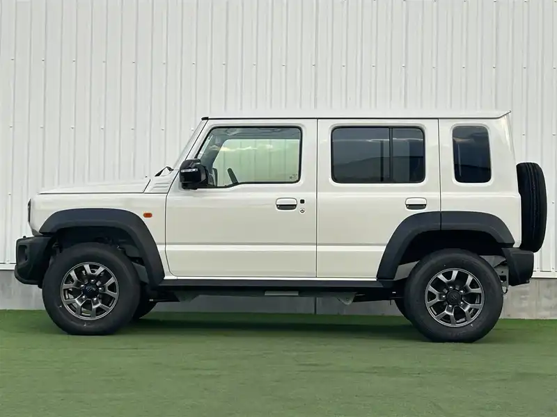 カタログ画像：ジムニー（JIMNY） ＸＧ 2025年11月 3BA-JB64W 660cc 燃費14.3km / l メイン
