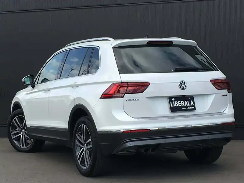 カタログ画像：ティグアン（TIGUAN） ＴＳＩ ハイライン 2018年8月 ABA-5NCZE 1400cc ピュアホワイト 燃費16.3km / l バック