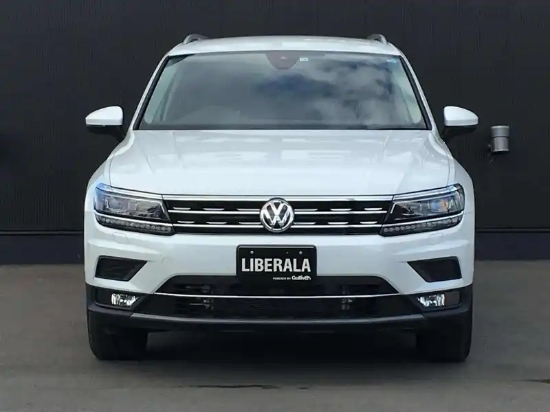 カタログ画像：ティグアン（TIGUAN） ＴＳＩ ハイライン 2018年8月 ABA-5NCZE 1400cc ピュアホワイト 燃費16.3km / l フロント