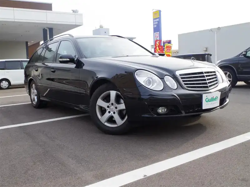 カタログ画像：Ｅクラスステーションワゴン（E-CLASS STATIONWAGON） Ｅ２５０ ステーションワゴン アバンギャルド 2008年8月 DBA-211252C 2500cc タンザナイトブルー（Ｍ） 燃費9.0km / l  メイン