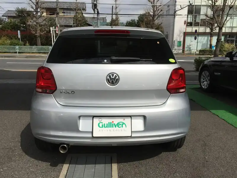 カタログ画像：ポロ（POLO） １．４ コンフォートライン 2009年10月 ABA-6RCGG 1400cc リフレックスシルバーメタリック 燃費17.0km / l  バック