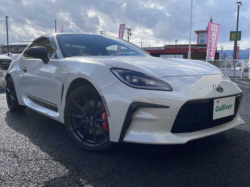 カタログ画像：ＧＲ８６（GR86） ＲＺ ４０ｔｈアニバーサリーリミテッド 2023年9月 3BA-ZN8 2400cc クリスタルホワイトパール 燃費11.9km / l メイン