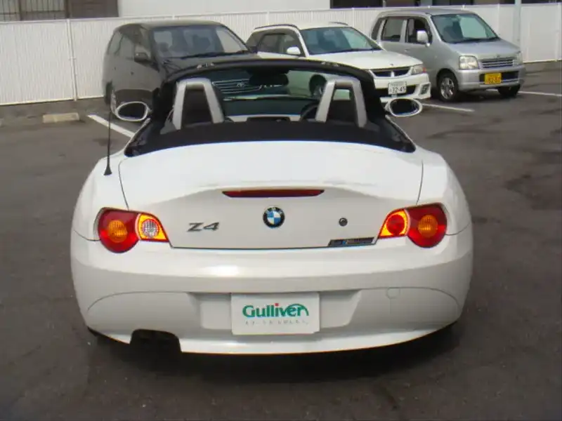 10029072 | カタログ画像：Ｚ４（Z4） ２．２ｉ 2005年9月 GH-BT22 2200cc アルピン・ホワイトIII（ソリッド・カラー） バック