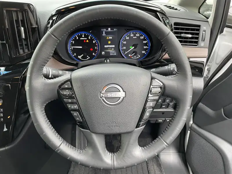 カタログ画像：エルグランド（ELGRAND） ３５０ハイウェイスターアーバンクロム 2023年4月 5BA-PE52 3500cc ピュアホワイトパール（３Ｐ） 燃費8.7km / l 内装