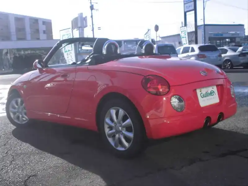 カタログ画像：コペン（COPEN） １０ｔｈアニバーサリーエディション 2012年4月 ABA-L880K 660cc ＤＣ・シャイニングレッド 燃費18.0km / l  バック