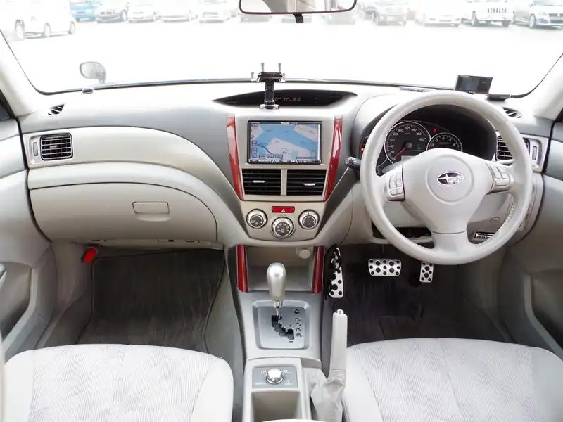 10059269 | カタログ画像：フォレスター（FORESTER） ２．０ＸＴ プラチナセレクション 2009年12月 DBA-SH5 2000cc オブシディアンブラック・パール 内装