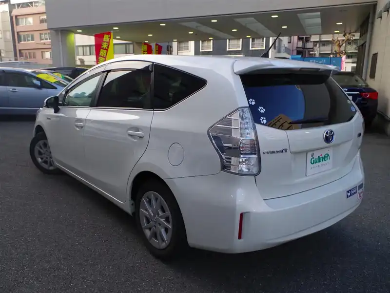 カタログ画像：プリウスα（PRIUS ALPHA） Ｓ 2014年4月 DAA-ZVW40W 1800cc ホワイトパールクリスタルシャイン 燃費26.2km / l バック