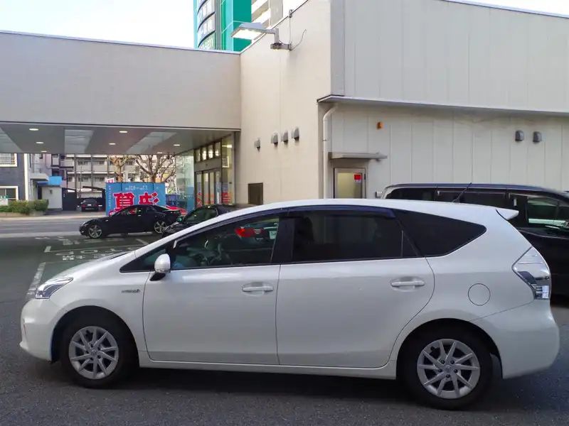 カタログ画像：プリウスα（PRIUS ALPHA） Ｓ 2013年8月 DAA-ZVW40W 1800cc ホワイトパールクリスタルシャイン 燃費26.2km / l 外装