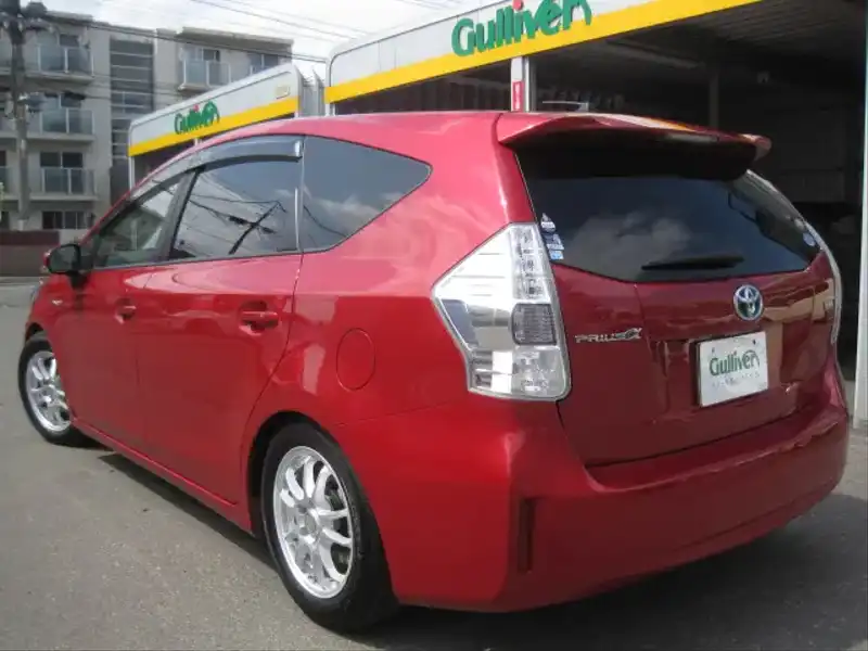 10084093 | カタログ画像：プリウスα（PRIUS ALPHA） Ｓ 2013年8月 DAA-ZVW40W 1800cc レッドマイカメタリック バック