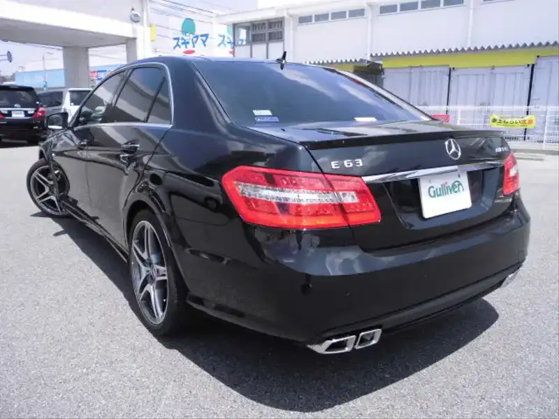 カタログ画像：Ｅクラス（E-CLASS） Ｅ６３ ＡＭＧ 2010年8月 CBA-212077 6300cc ブラック（Ｓ）orオブシディアンブラック（Ｍ） 燃費6.1km / l  バック