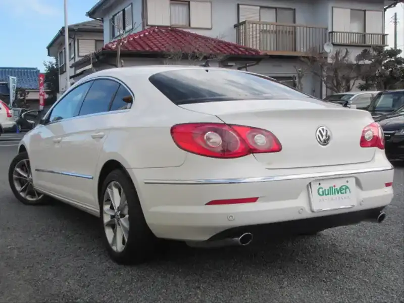 カタログ画像：パサートＣＣ（PASSAT CC） Ｖ６ ４モーション 2010年3月 ABA-3CBWSC 3600cc キャンディホワイト 燃費10.2km / l  バック