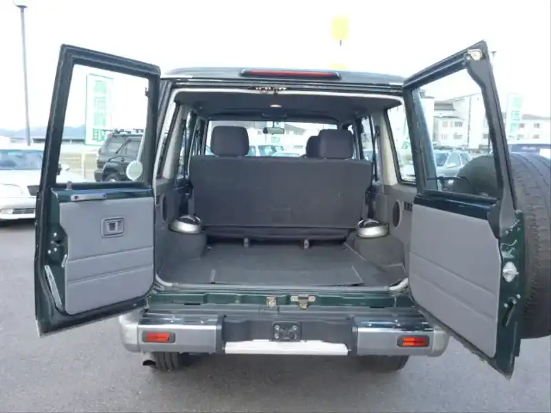 カタログ画像：ランドクルーザー７０（LAND CRUISER 70） ＺＸ ４ドア 2004年4月 KG-HZJ76K 4200cc ランドブリーズトーニングII 内装