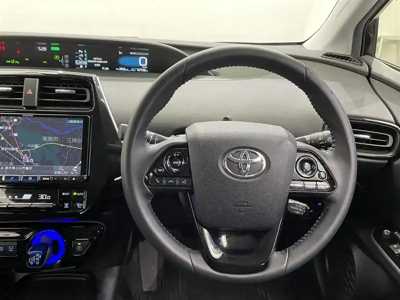 カタログ画像：プリウス（PRIUS） ＳセーフティプラスⅡ 2020年7月 6AA-ZVW51 1800cc アティチュードブラックマイカ 燃費30.8km / l 内装